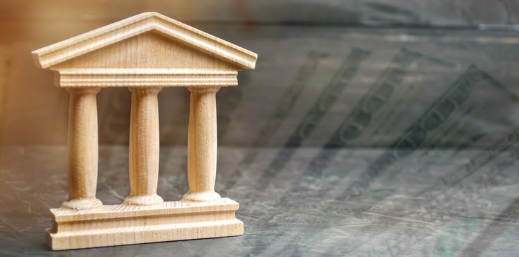 How the Federal Reserve rate policy affects consumers